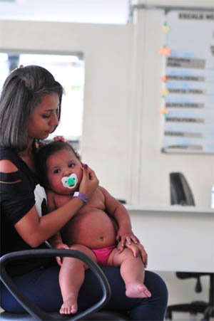 Falta crônica de pediatras e falta de verbas comprometem atendimento a crianças  - Alexandre Guzanshe/EM/DA Press