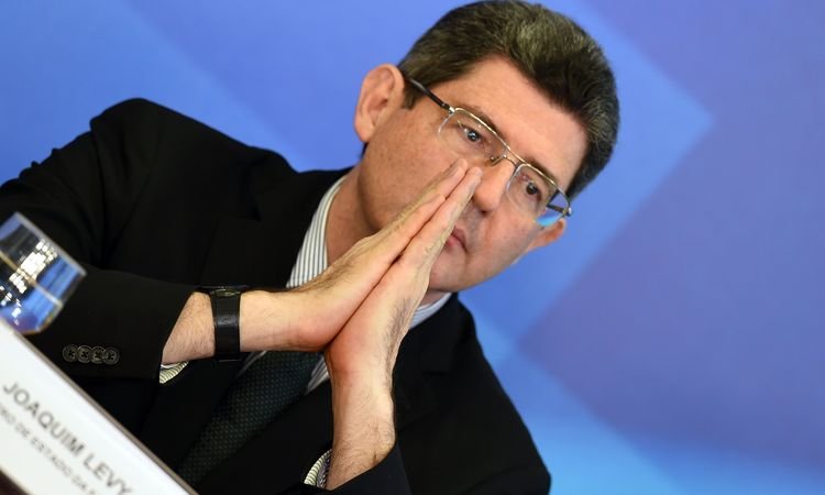 Levy fala em meta fiscal maior e um pouco mais de impostos - EVARISTO SA