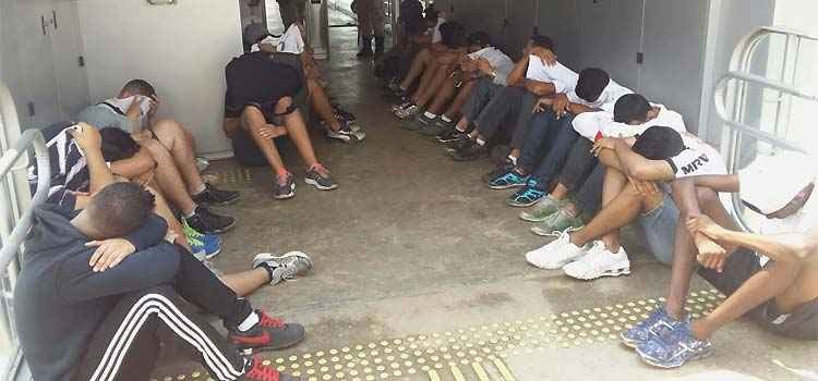 Três torcedores ficam feridos em briga entre atleticanos e cruzeirenses em BH - Sidney Lopes/EM/D.A Press