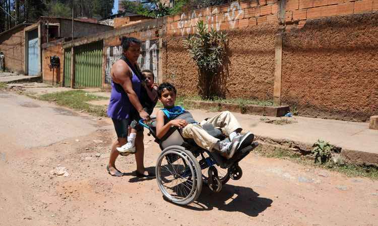 Caso de mãe com dois filhos cadeirantes pode gerar mudança em trajeto de ônibus - Fotos: Paulo Filgueiras/EM/D.A Press.