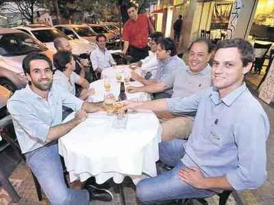 Calorão alivia crise em bares da capital  - Juarez Rodrigues/EM/D.A Press