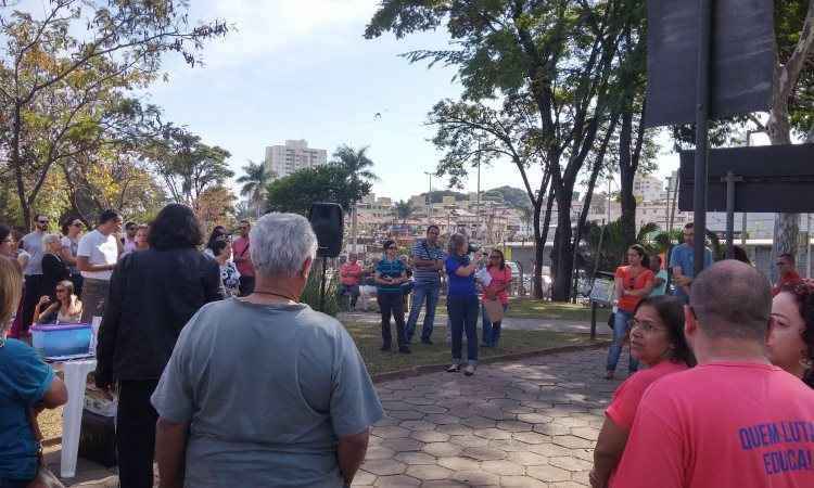 Servidores técnico-administrativos de universidades federais do estado decidem manter greve - Sindifes/Divulgação - 24/8/15