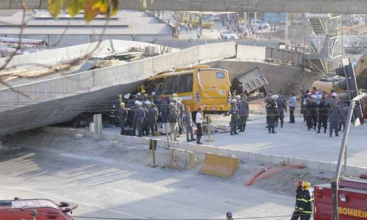 Queda de viaduto: MP quer que empresas devolvam R$ 13 milhões aos cofres públicos - Beto Magalhães/EM/D.A Press - 3/7/14