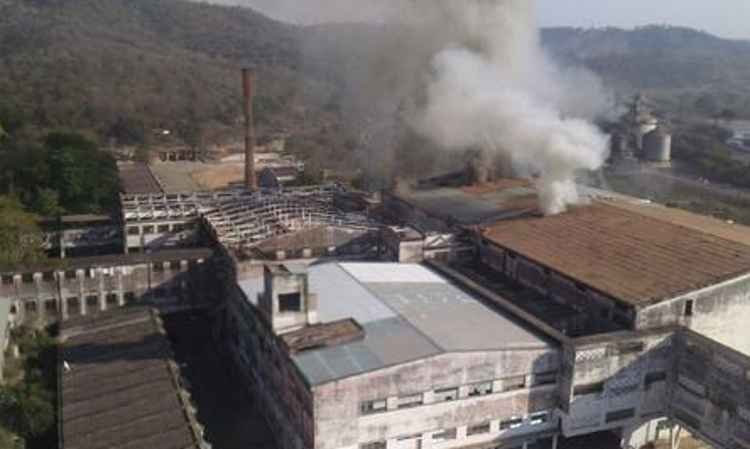Volta à rotina ainda é incerta na Prefeitura de Santa Luzia devido a incêndio - Corpo de Bombeiros/Divulgação