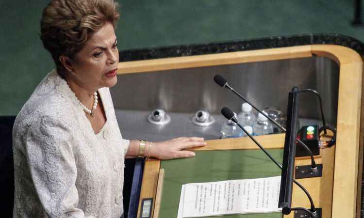 Dilma discute crise grega com Tsipras e é convidada para ir a Atenas -  AFP PHOTO/KENA BETANCUR