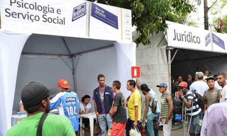 Projeto transforma rua de Belo Horizonte em campo de inclusão social para moradores de rua - Carlos Alberto/Imprensa MG