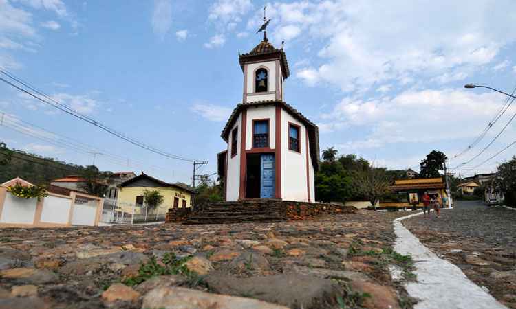 Igreja do século 18 agoniza por falta de manutenção em Sabará - Rodrigo Clemente/EM/D.A Press