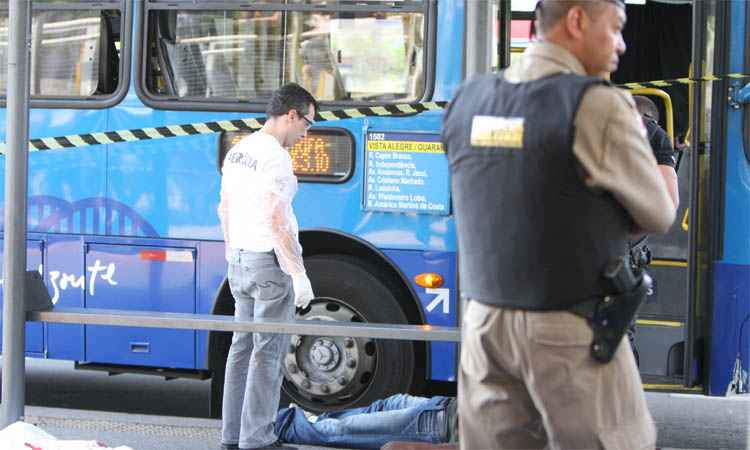 Preso suspeito de matar fiscal dentro de ônibus em Belo Horizonte - Edésio Ferreira/EM/DA Press - 1/10/2015