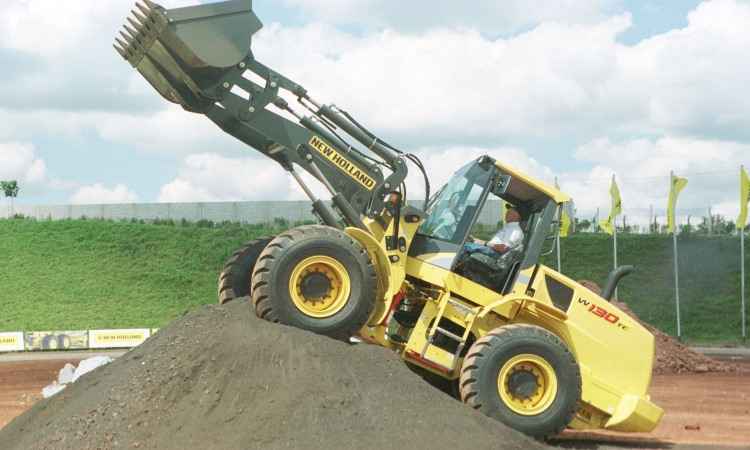 Fenabrave já pensa em 2016 e estima crescimento de até 5% no segundo semestre - Paulo Filgueiras/EM/D.A Press - 7/4/05