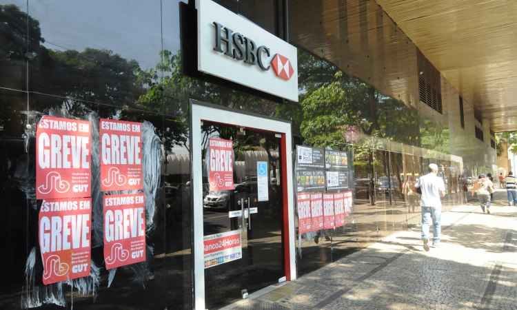 Aumenta número de agências fechadas no segundo dia de greve dos bancários - Jair Amaral/EM/D.A Press