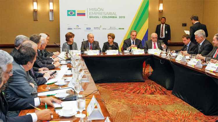 Dilma comete gafe diplomática ao falar sobre pressão contra o governo - Roberto Stuckert Filho/PR Bogota 