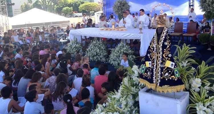 Fiéis celebram Nossa Senhora Aparecida na Esplanada dos Ministérios - Gustavo Moreno/CB/D.A Press