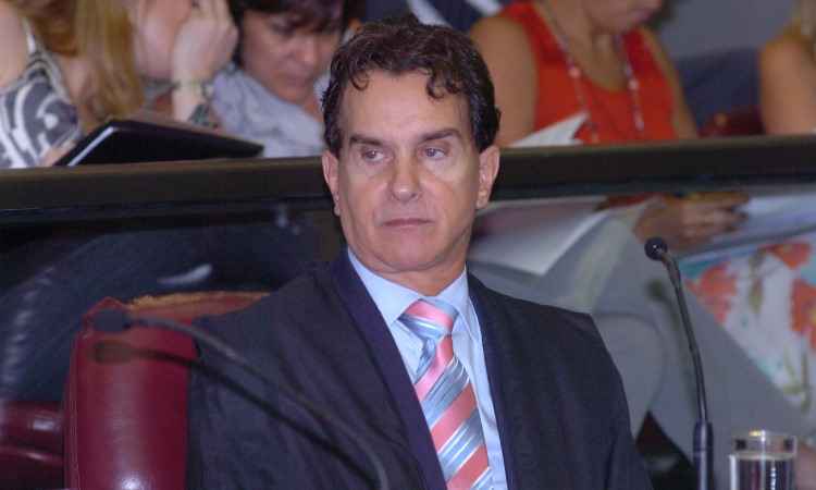 Corpo do ex-deputado Elmo Braz é velado na Câmara Municipal de Descoberto - Beto Magalhães/EM/D.A Press 4/3/09