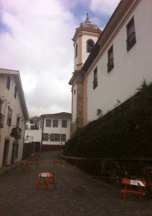 Madeira podre pode ter causado a queda da peça do telhada da Matriz do Pilar, em Ouro Preto - Leitor/Divulgacao