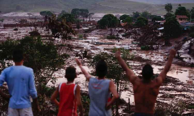 "Vi minha casa coberta de lama": sobreviventes de tragédia em Mariana relatam cenário de horror  - HUGO CORDEIRO/AGENCIA NITRO/ESTADAO CONTEUDO 