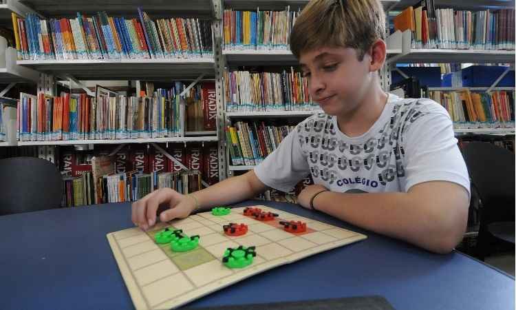 Aulas de lógica com jogos de tabuleiro são diversão garantida - Beto Magalhães/EM/D.A Press