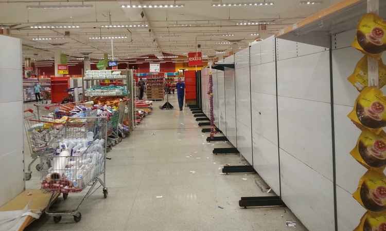 Falta de produtos em supermercados chega ao maior nível desde outubro de 2014 - Marina Rigueira/EM/D.A Press 