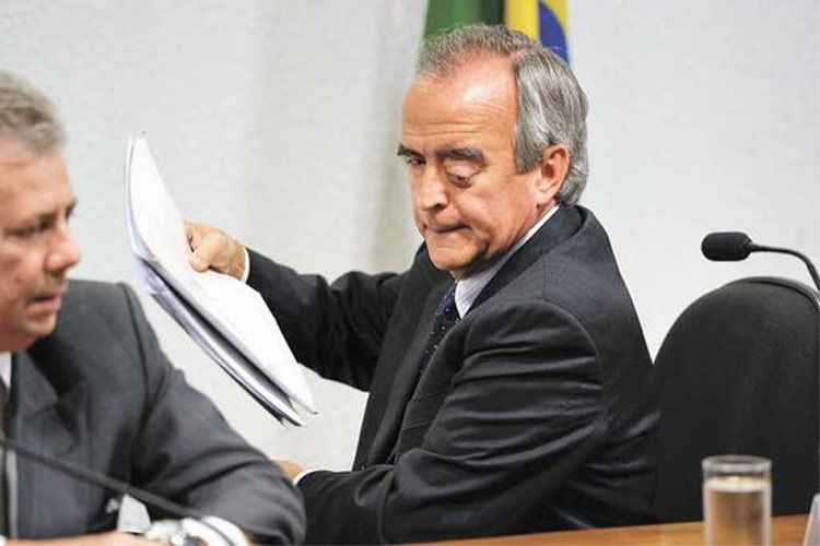 Propina de US$ 100 milhões teria motivado compra de refinaria da Petrobras - Valter Campanato/Agência Brasil