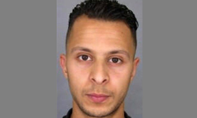 Bélgica prende vários, mas continua no encalço de Salah Abdeslam - DSK/AFP 