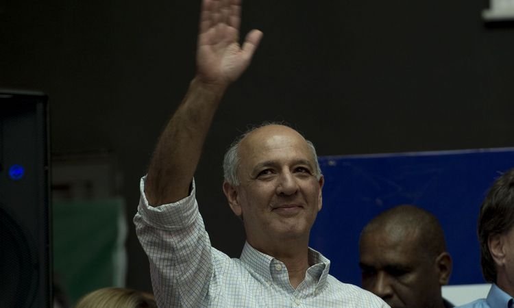 Tribunal de Justiça bloqueia bens do ex-governador do DF José Roberto Arruda - Marcelo Camargo/ Agência Brasil - 13/09/2014