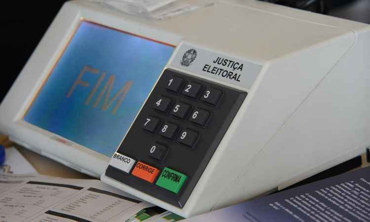 Governo revê meta fiscal e TSE garante votação eletrônica nas eleições de 2016 -  Elza Fiúza/ABr