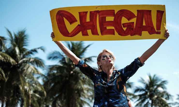 Manifestantes pró-impeachment iniciam concentração em Copacabana - YASUYOSHI CHIBA