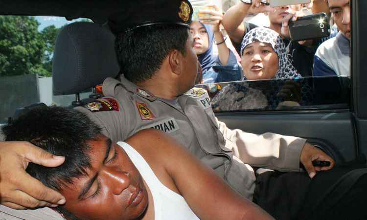 Capitão de ferry naufragado há dois dias na Indonésia é resgatado - AFP

