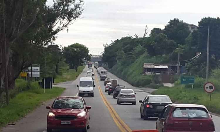 Movimento intenso nas estradas mineiras na volta do feriado prolongado  - Edésio Ferreira/EM/D.A Press