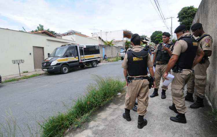 Polícia Civil inicia investigações de morte de mãe e duas filhas em casa de BH - Beto Novaes/EM/D.A Press