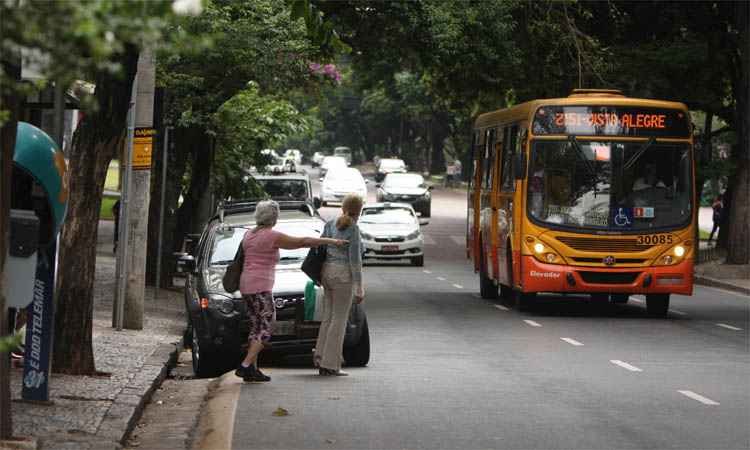 Prestes a completar 18 anos, Código de Trânsito ainda enfrenta falta de educação dos motoristas - Edésio Ferreira/EM/DA Press