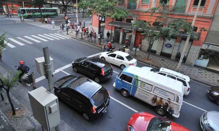 Mais 13 radares começam a operar nesta quarta-feira em Belo Horizonte - Alexandre Guzanshe/EM/D.A Press - 13/03/2014