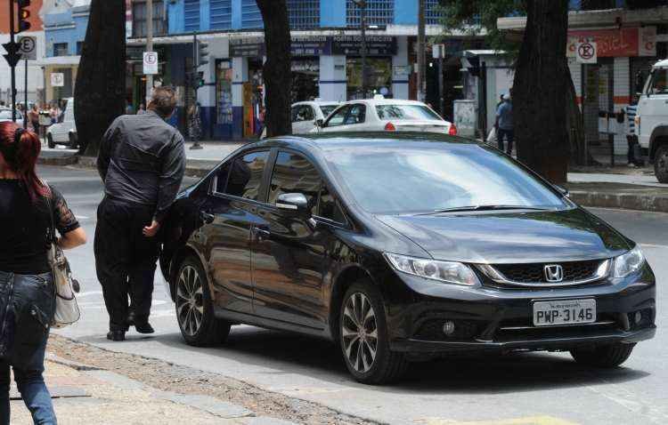 Mesmo com sanção da lei, Uber diz que vai continuar operando em BH - Jair Amaral/EM/D.A Press
