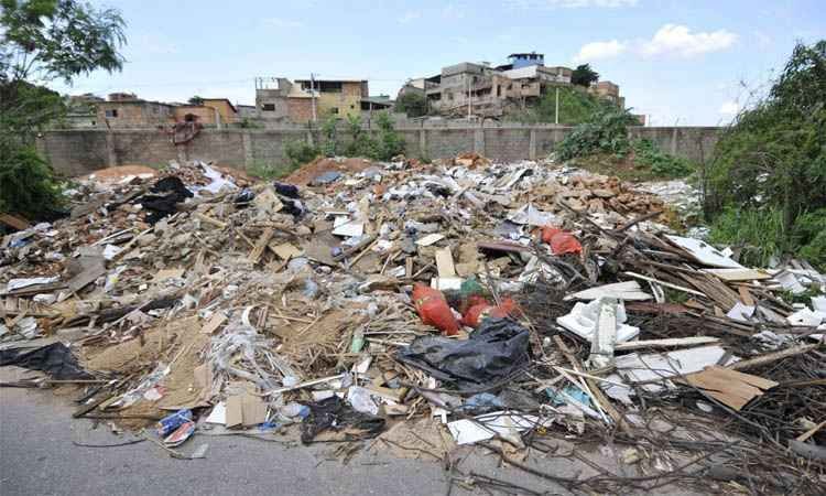 Em Ubá, confirmação do primeiro caso de zika leva prefeitura a intensificar vistorias - Juarez Rodrigues/EM/DA Press - 11/12/15