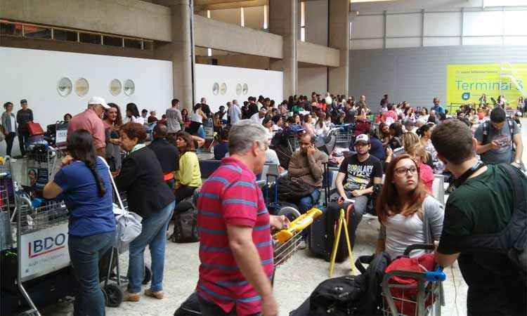 Aeroporto de Confins tem 189 voos cancelados e passageiros enfrentam caos no terminal - Paulo Filgueiras/EM/DA Press