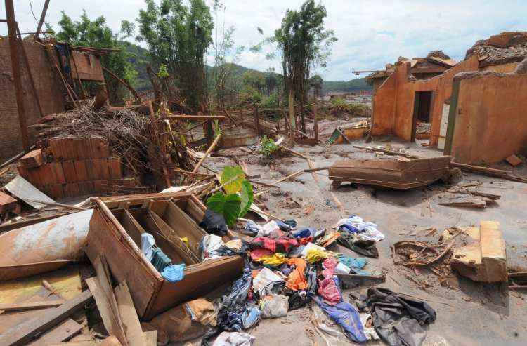 PF aponta que equipamentos para medir pressão de barragens não funcionaram em Mariana - Jair Amaral/EM/D.A Press