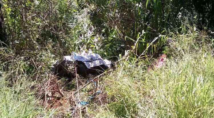 Carro cai em ribanceira e motorista morre na MG-167 em Varginha - Corpo de Bombeiros/Divulgação