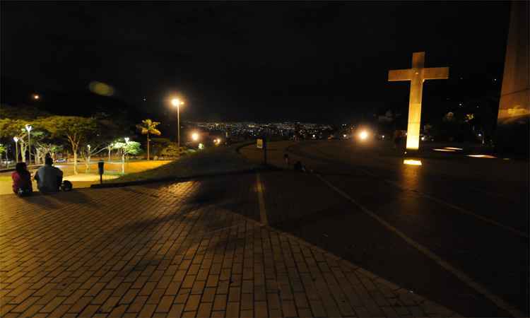 PM e Guarda Municipal ocupam a Praça do Papa e evitam baile funk conhecido como "Segunda sem lei" - Ramon Lisboa/EM/D.A Press