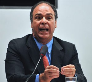 Multas por infração ambiental devem ir para os cofres da prefeitura, defende senador - Antônio Cruz/Agência Brasil 