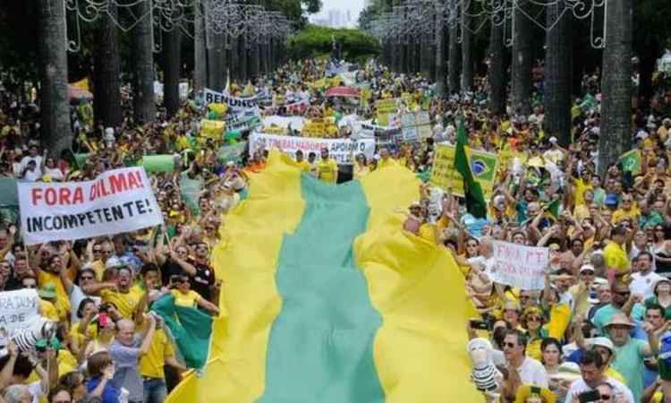 Protestos contra PT voltam com força no dia 13 - Paulo Filgueiras/EM/D.A Press 