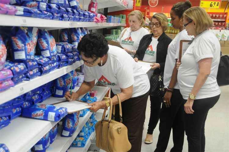 Aumento de preços leva fiscais da inflação de volta às ruas -  (Ramon Lisboa/EM/D.A Press)