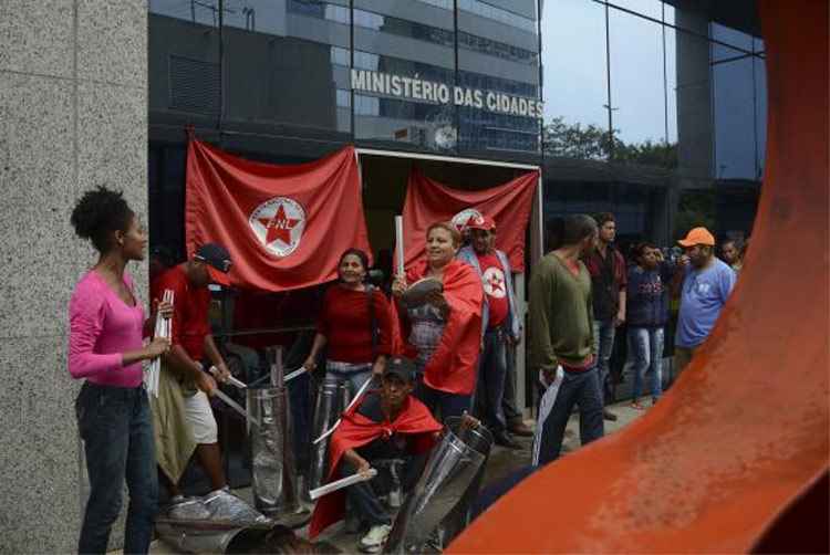 Frente Nacional de Luta Campo e Cidade ocupa prédio do Ministério das Cidades - José Cruz/Agência Brasil
