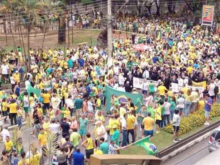 Manifestações contra Dilma e o PT têm a adesão de 80 cidades do interior de Minas - Fernando Priamo/Tribuna de Minas