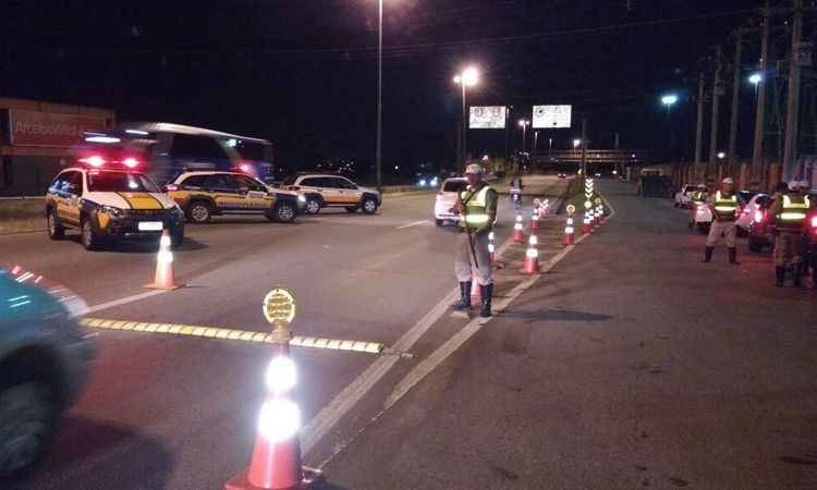 Blitz da Lei Seca termina com 12 detidos por embriaguez em Belo Horizonte -  PMRv/Divulgação