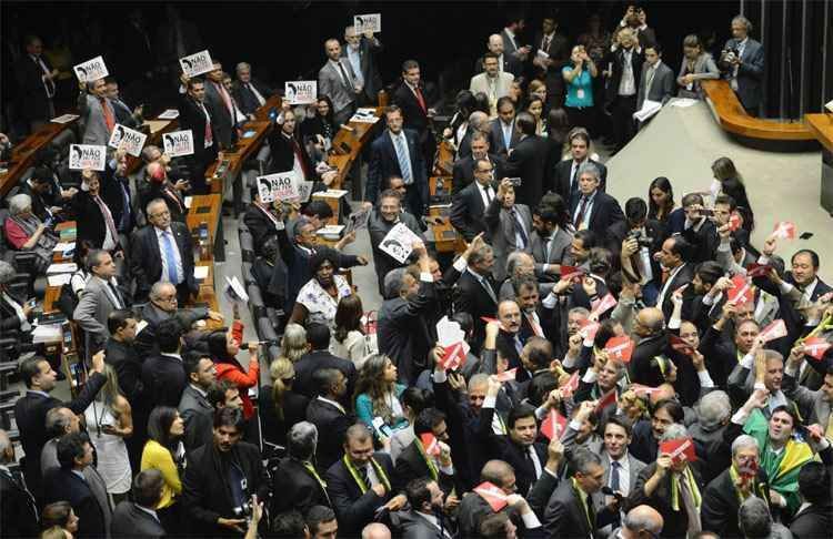 Impeachment de Dilma envolve luta política entre aliados e oposição - Fábio Rodrigues Pozzebom/Agência Brasil - 17/3/16