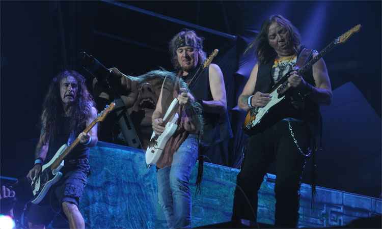 Guitarra com autógrafos do Iron Maiden será rifada e recursos vão para o Hospital da Baleia - Leandro Couri / EM / D.A Press