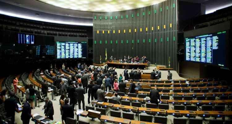 Governo e oposição lutam para atrair 141 deputados indecisos sobre impeachment  - Marcelo Camargo/Agencia Brasil - 22/03/2016 