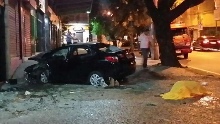 Acidente deixa dois mortos no Bairro São Pedro - Jair Amaral/EM/D.A.Press