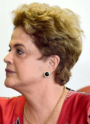Crise política e econômica mantém baixa popularidade de Dilma, diz CNI - Evaristo Sá