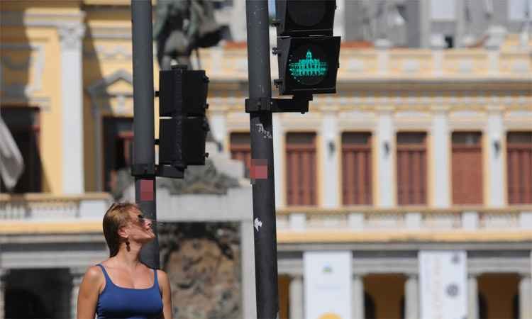 Semáforos de Belo Horizonte ganham máscaras que reproduzem ícones históricos - Gladyston Rodrigues/EM/DA Press
