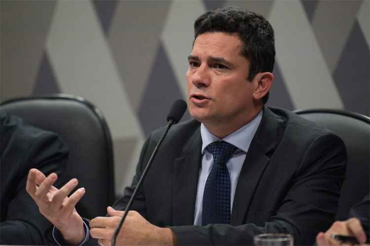 Moro não atende pedido do MPF e determina a soltura de ex-secretário do PT